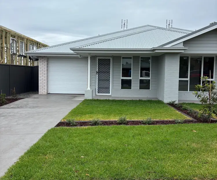 2/17 Fanning Street, Gillieston Heights NSW 2321