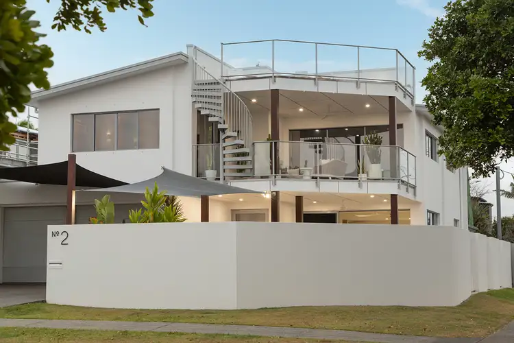 2 Henzell, Dicky Beach QLD 4551