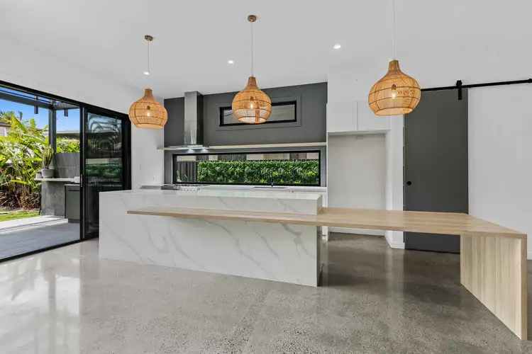 31 Dawn Parade, Miami QLD 4220