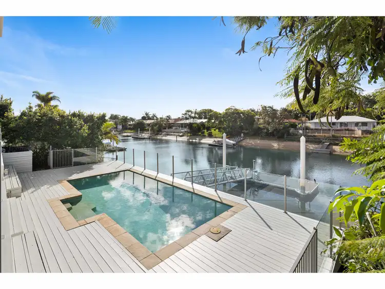 15 Bombala Street, Broadbeach Waters QLD 4218