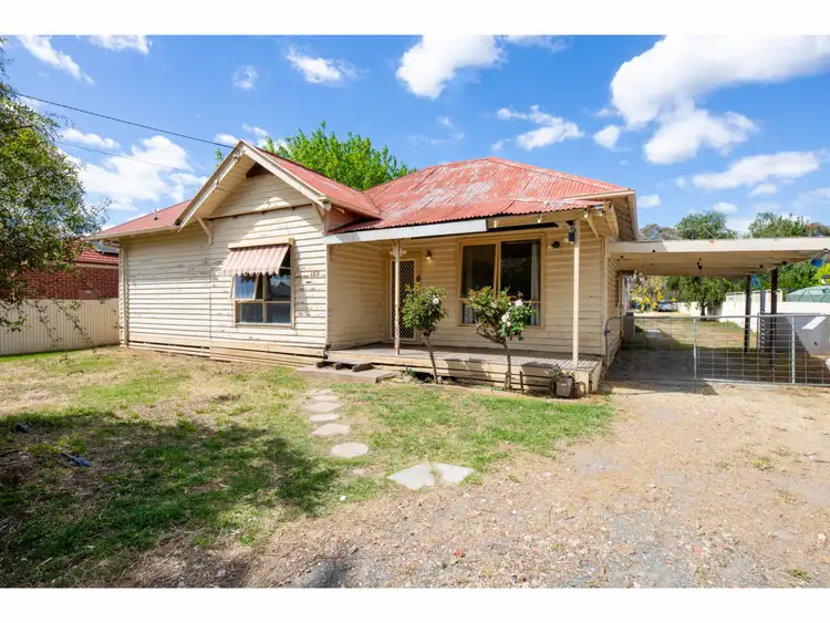 168 Clarke Street, Howlong NSW 2643