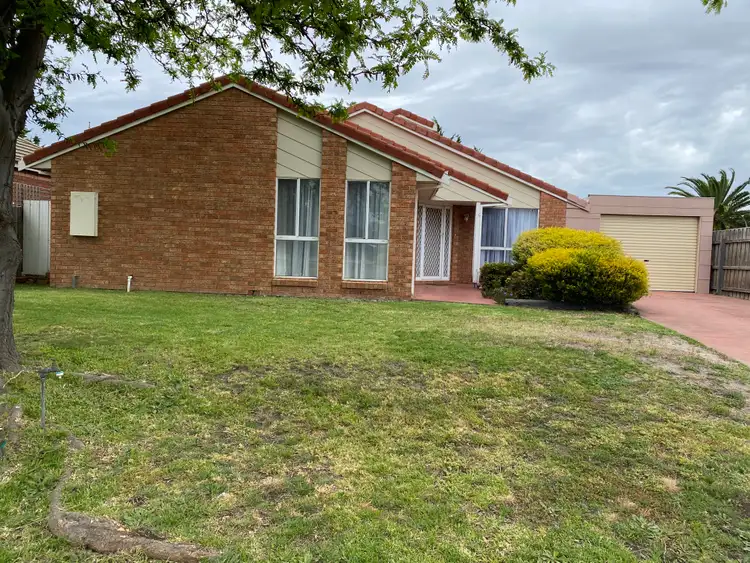 21 Catherine Drive, Hillside VIC 3037