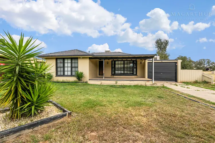 38 Pinaroo Drive, Glenfield Park NSW 2650