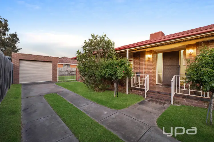 21 Burnleigh Drive, Gladstone Park VIC 3043