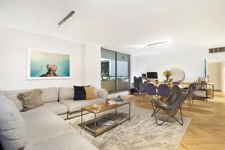 M04/37-39 McLaren Street, North Sydney NSW 2060