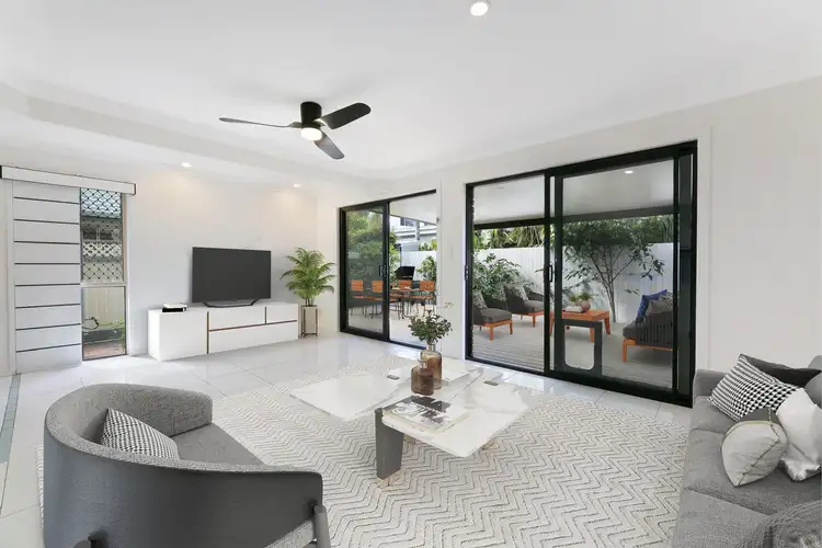 2/103 Nobby Parade, Miami QLD 4220