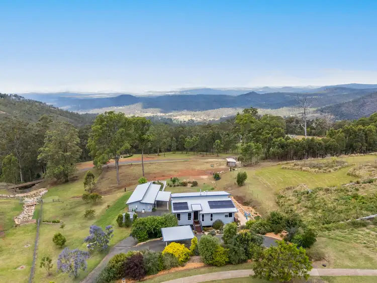 35 Escarpment Avenue, Cabarlah QLD 4352