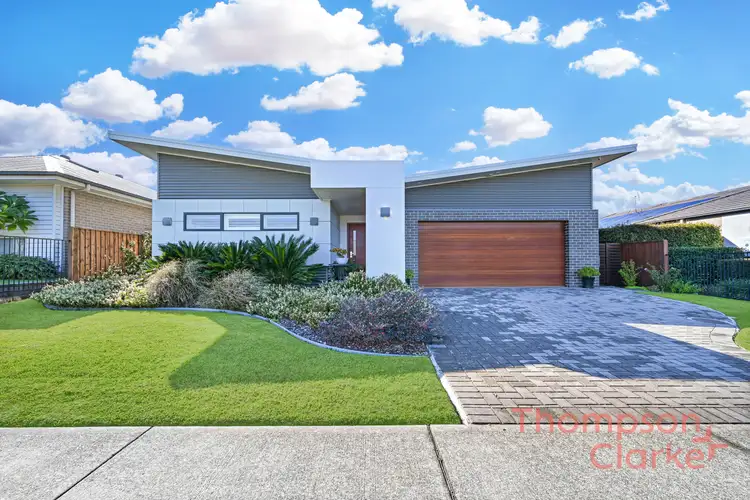 17 Grand Parade, Rutherford NSW 2320
