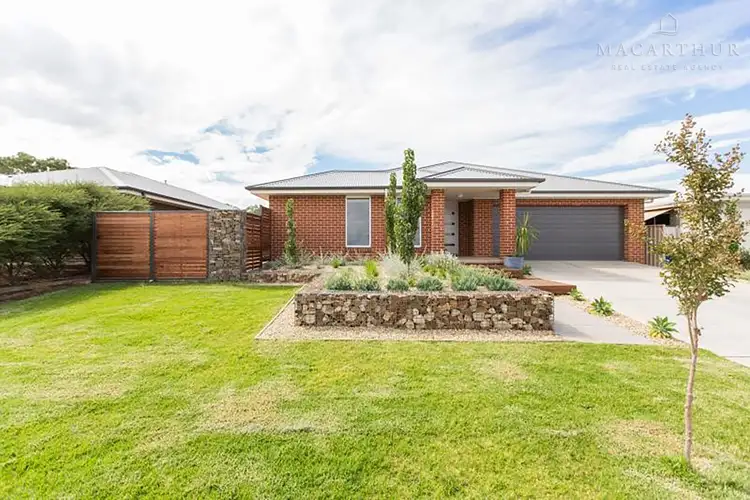 6 St Pauls Place, Gobbagombalin NSW 2650