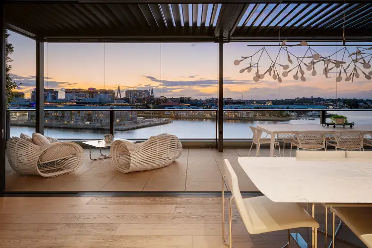25 Barangaroo Avenue