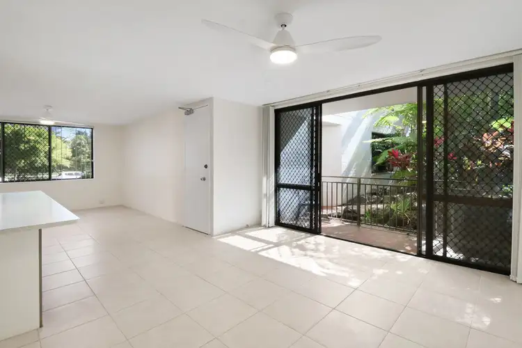 2/13 Federation Avenue, Broadbeach QLD 4218