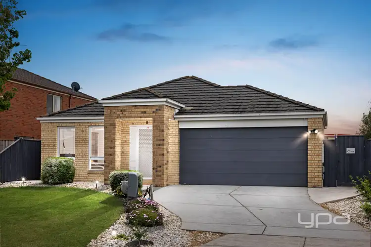 8 Mint Place, Point Cook VIC 3030