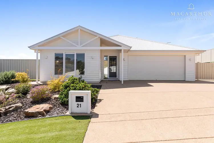 21 Bennelong Crescent