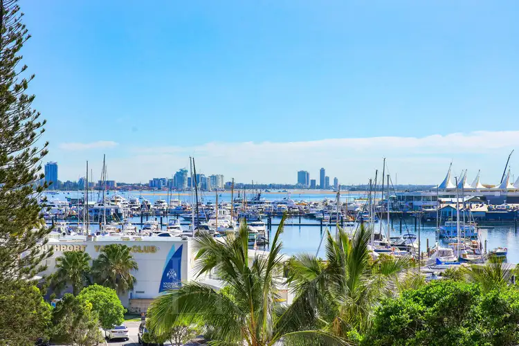 17/3 Cunningham Avenue, Main Beach QLD 4217