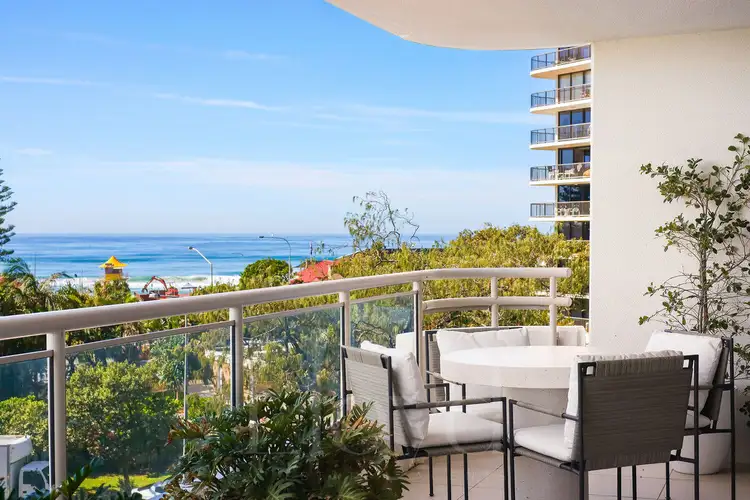 17/3 Cunningham Avenue, Main Beach QLD 4217