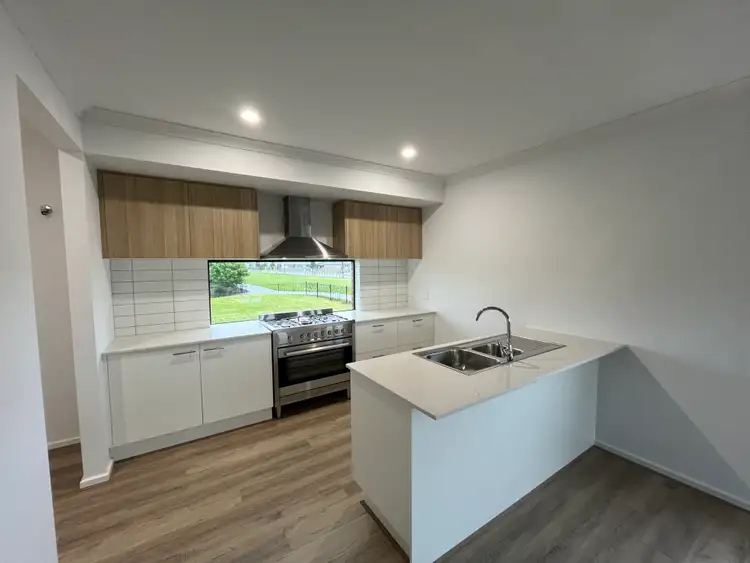 Second view of Homely house listing, 2/10 Swinburne Crescent, Traralgon VIC 3844