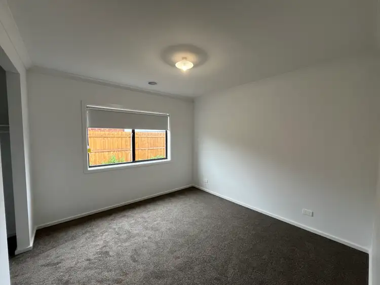 Fifth view of Homely house listing, 2/10 Swinburne Crescent, Traralgon VIC 3844