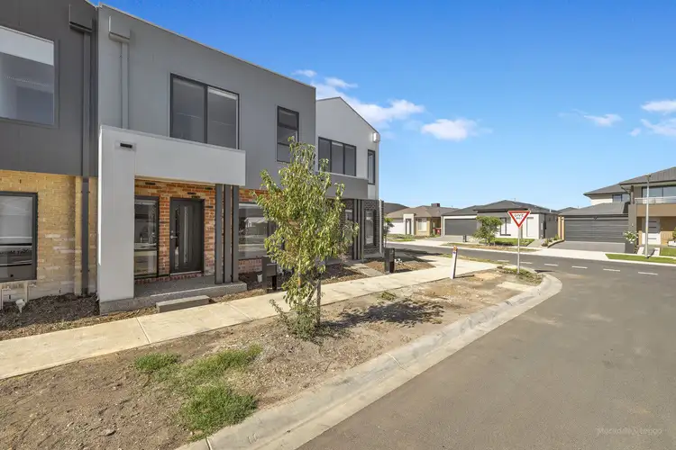 49 Cabo Circuit, Clyde North VIC 3978