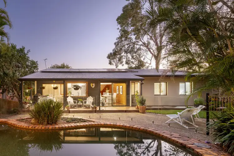 61 Marmindie Street, Chapel Hill QLD 4069