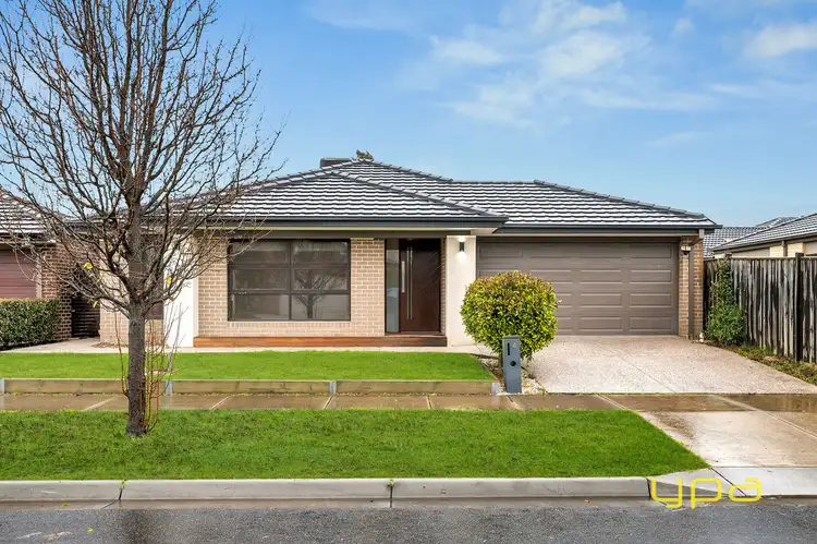 4 Marblelight Way, Clyde North VIC 3978