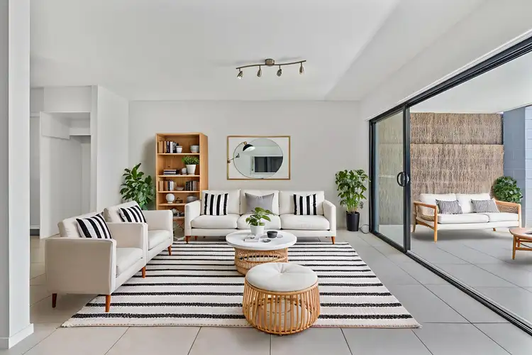 18 Ventura Road, Mermaid Beach QLD 4218