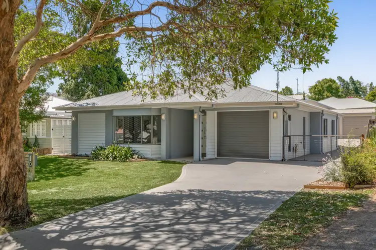 27A Collins Street, Mount Lofty QLD 4350