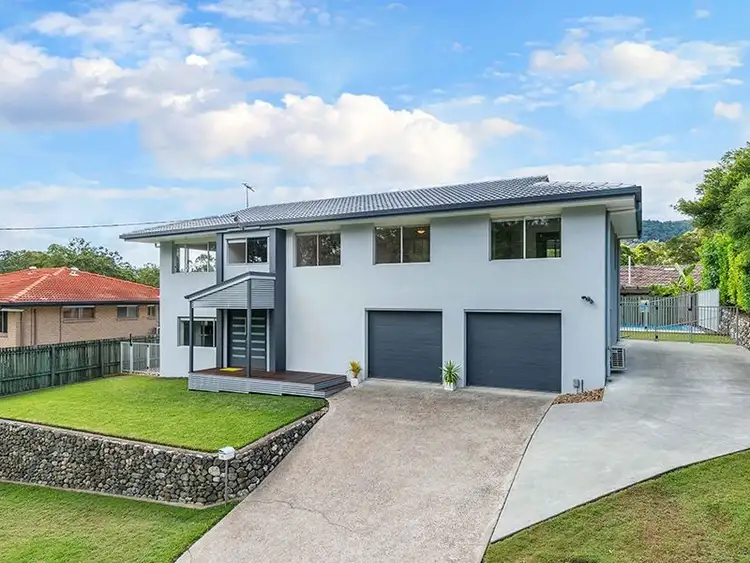 11 Brymer Street, Chapel Hill QLD 4069