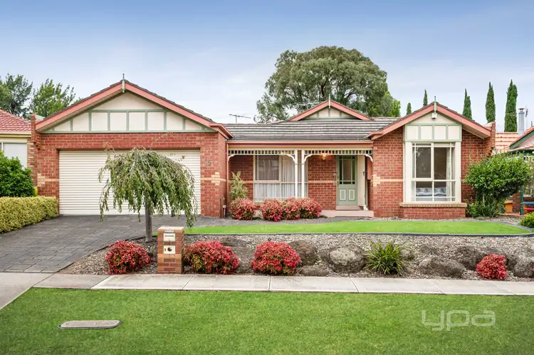 5 Rearden Crescent, Roxburgh Park VIC 3064