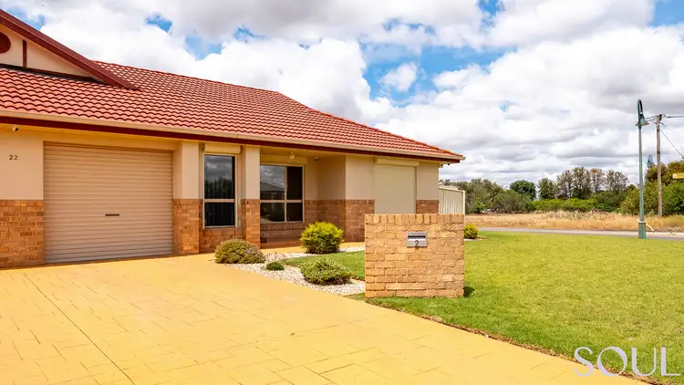 2/22 Little Road, Griffith NSW 2680