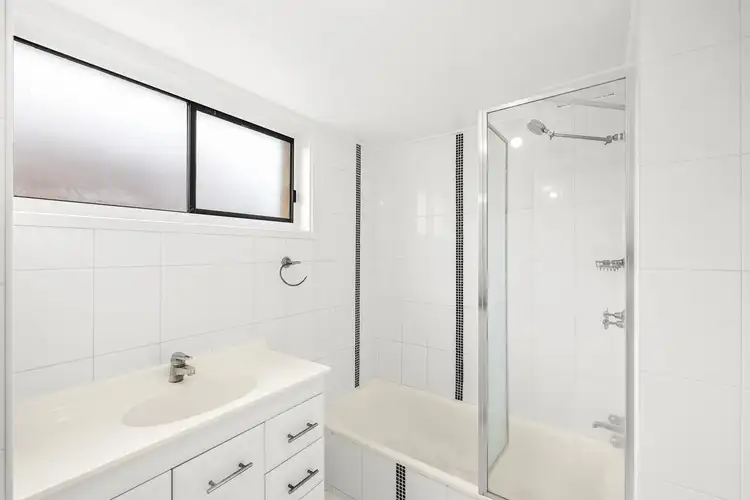 4/4 Allara Avenue, Palm Beach QLD 4221