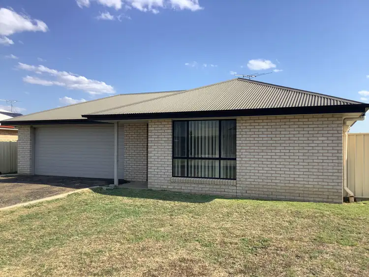 14 Barry Place, Dalby QLD 4405