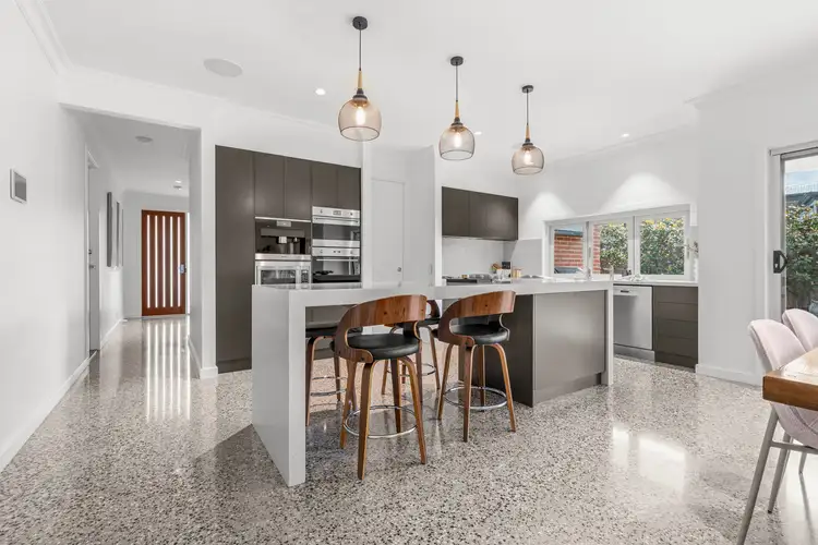 37 Mills Crescent, Port Fairy VIC 3284