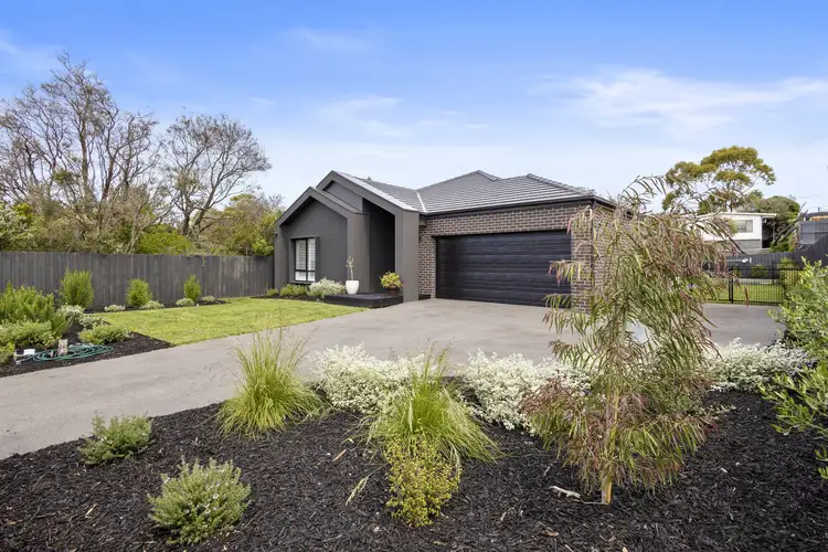 17 Niblick Street, Rye VIC 3941
