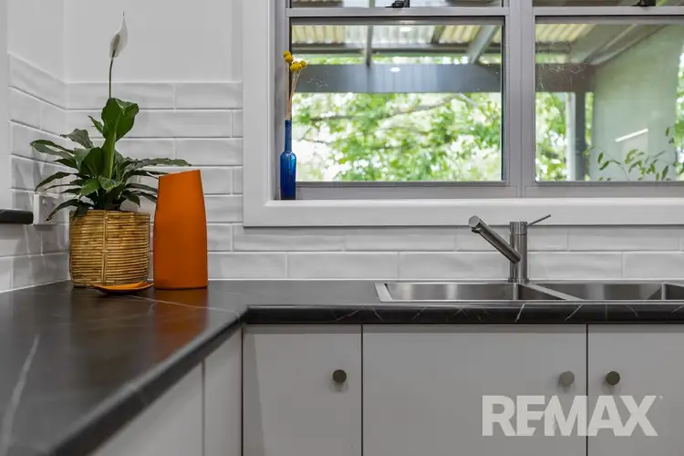 Fifth view of Homely house listing, 8 Sunshine Avenue, Turvey Park NSW 2650