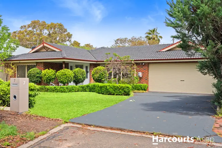 Second view of Homely house listing, 7 Tilba Court, Berwick VIC 3806