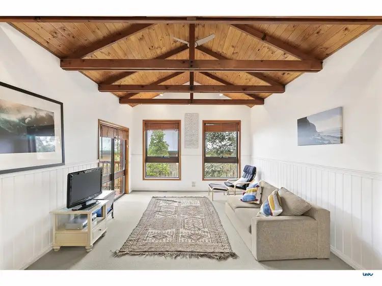 17 Nicholson Crescent