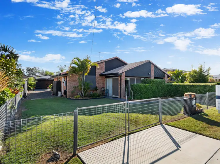 16 Desmond Drive, Toogoom QLD 4655