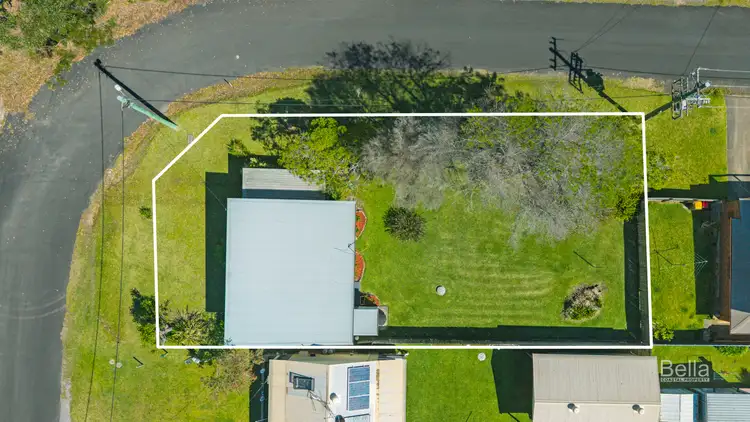 2 South Street, Lake Tabourie NSW 2539