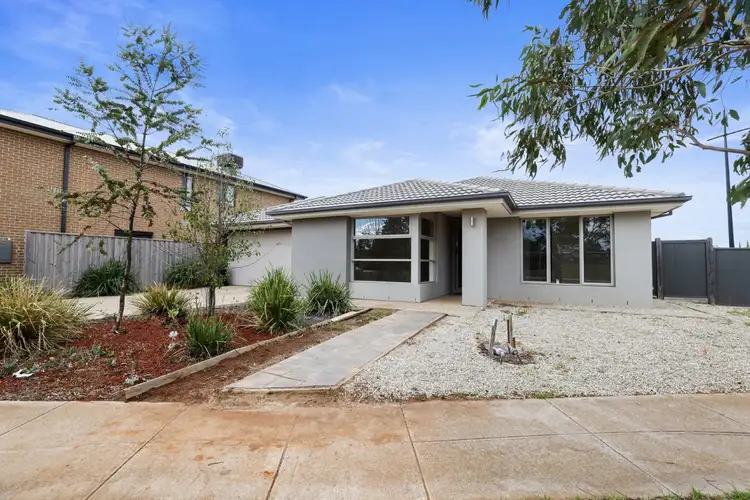 2 Rachel Way, Thornhill Park VIC 3335