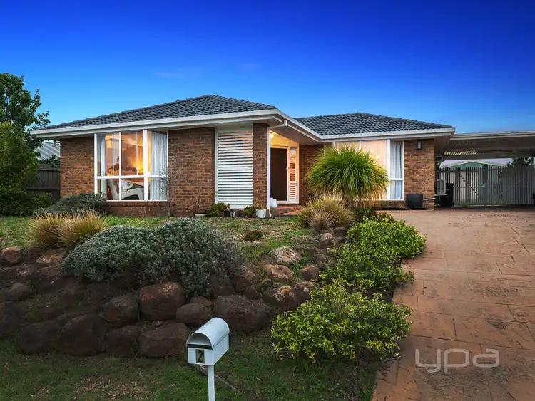 2 Nowie Close, Kurunjang VIC 3337