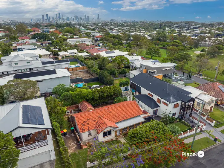 110 Bruce Street, Camp Hill QLD 4152