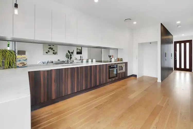 Sixth view of Homely townhouse listing, 4/32 Mcdonald Street, Hawthorne QLD 4171