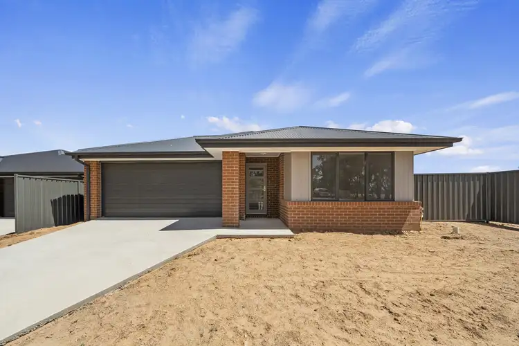 7 Sandstone Drive