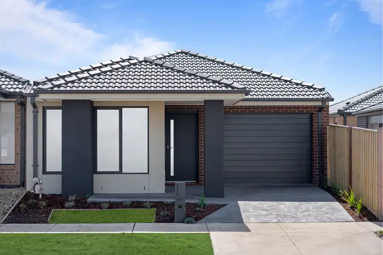 6 PENSTONE CR, Lara VIC 3212