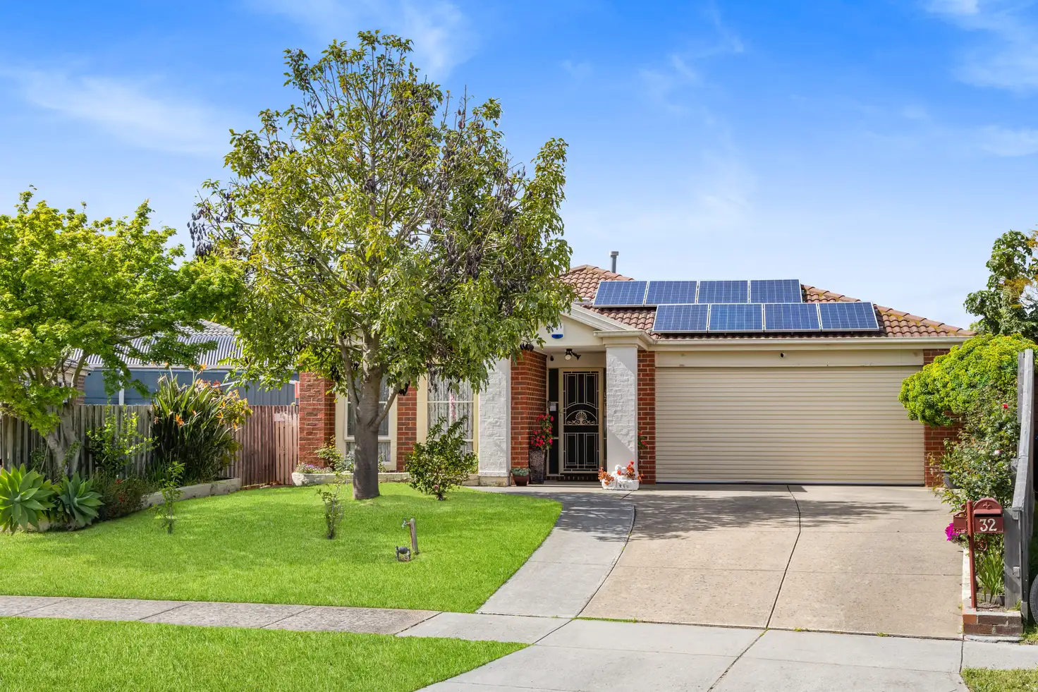Main view of Homely house listing, 32 peveril Crescent, Cranbourne North VIC 3977