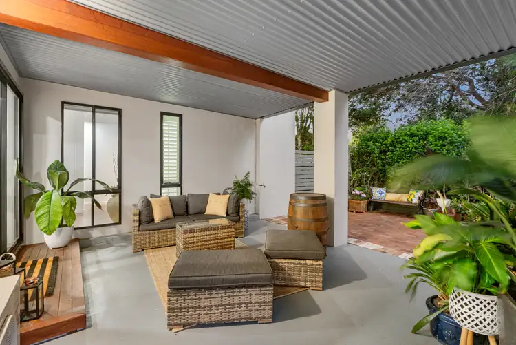 25 Paradise Drive, Tamborine Mountain QLD 4272