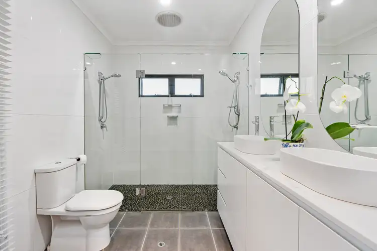 25 Paradise Drive, Tamborine Mountain QLD 4272