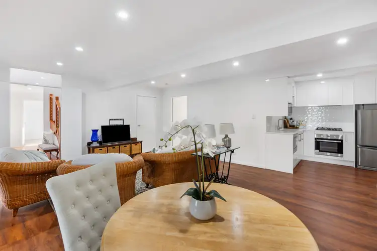 25 Paradise Drive, Tamborine Mountain QLD 4272