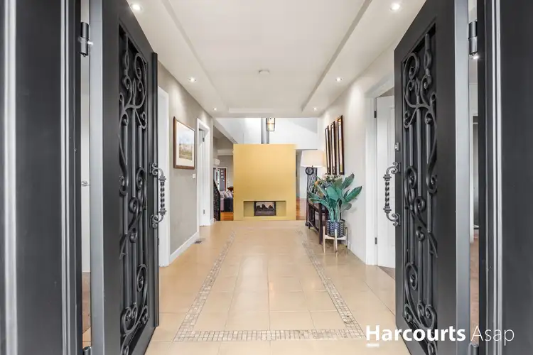 Second view of Homely house listing, 5 Sheldon Drive, Berwick VIC 3806