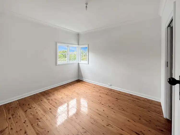 Fifth view of Homely house listing, 8 Woodford Avenue, Woodford NSW 2778